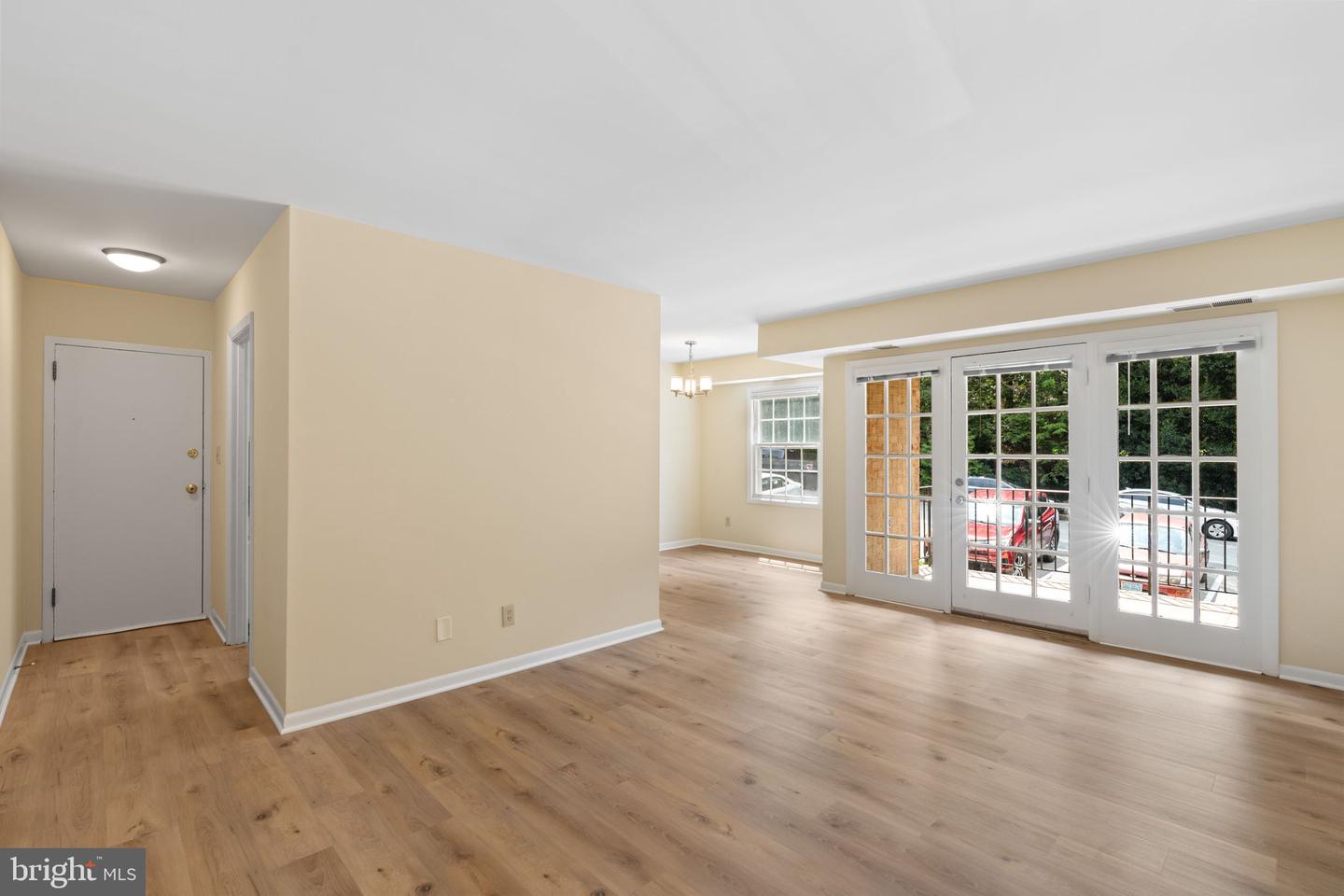 3901 Lyndhurst Dr #201 Property Photo 6