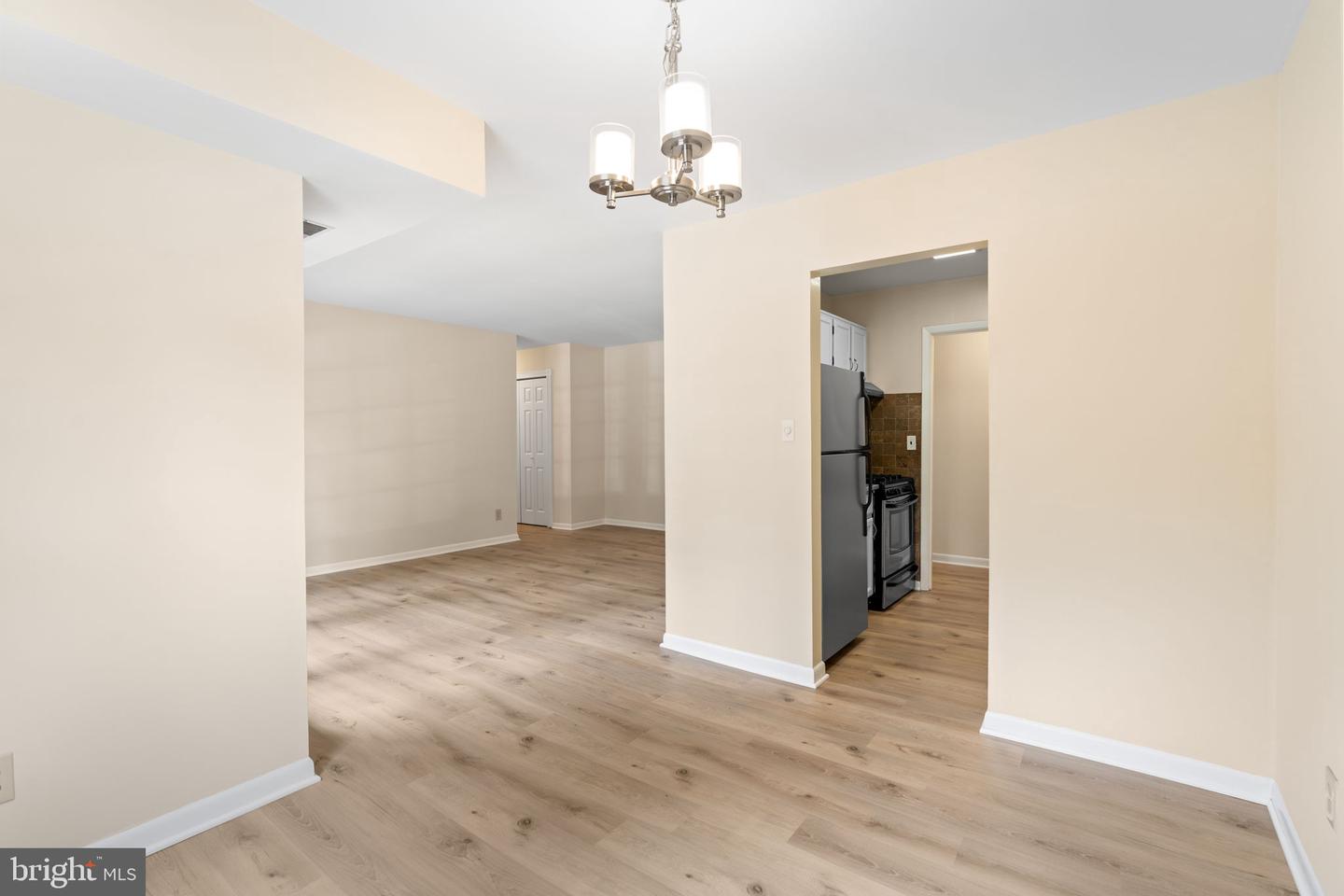 3901 Lyndhurst Dr #201 Property Photo 11