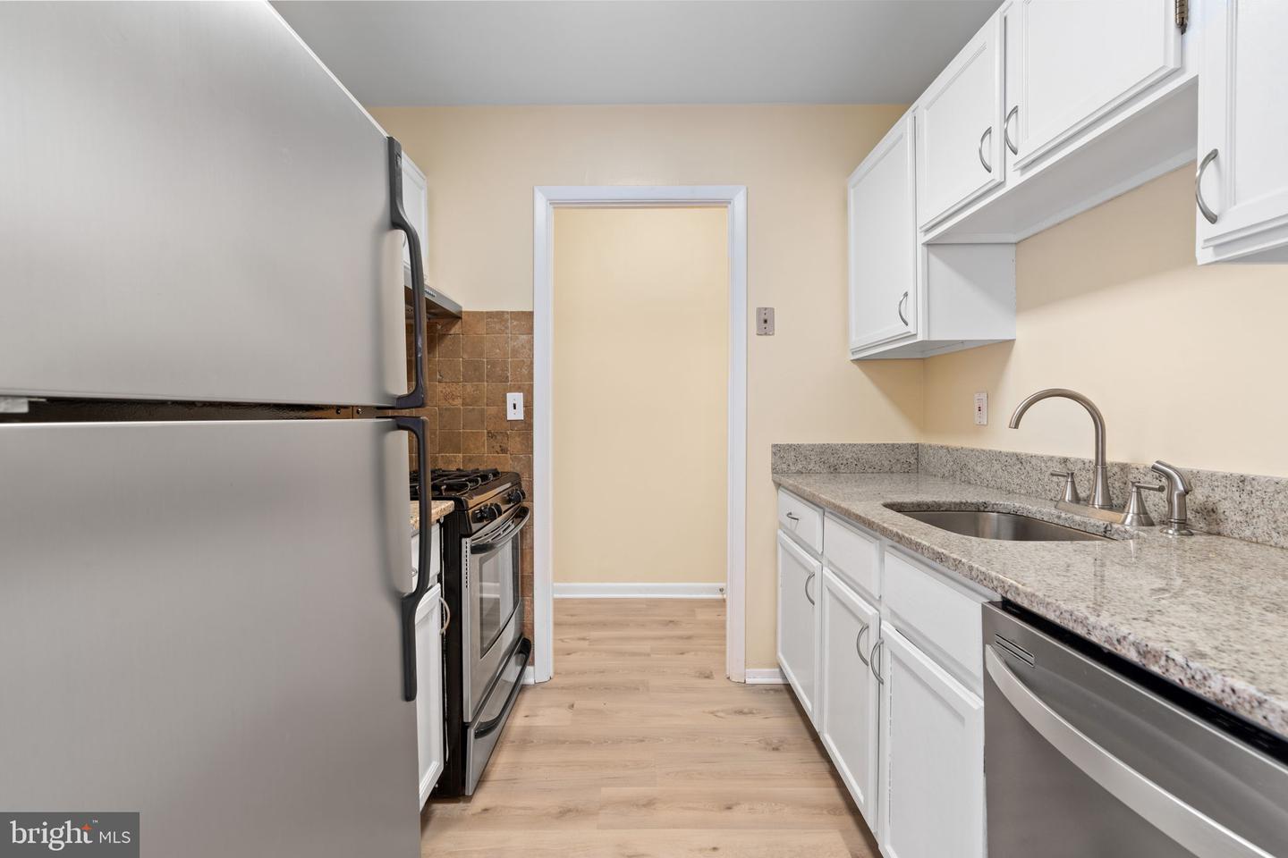 3901 Lyndhurst Dr #201 Property Photo 13