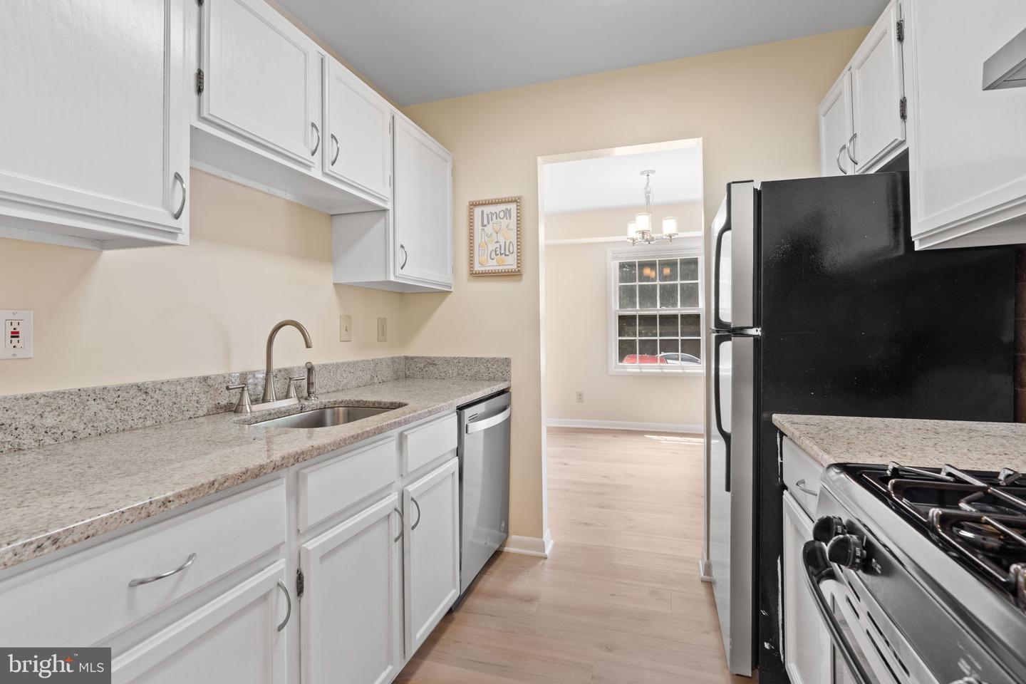 3901 Lyndhurst Dr #201 Property Photo 14