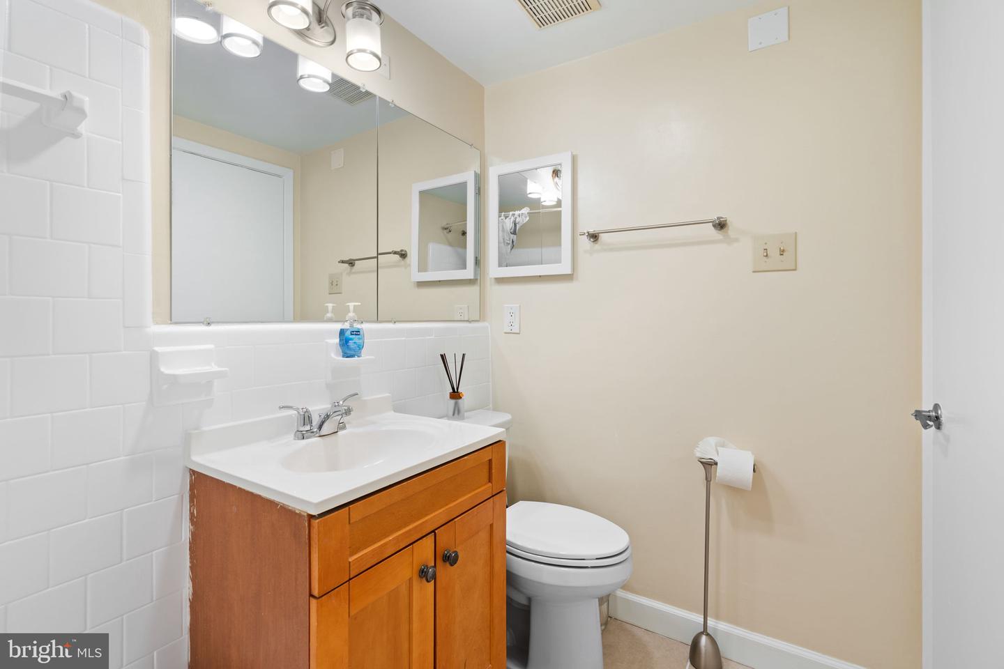 3901 Lyndhurst Dr #201 Property Photo 30