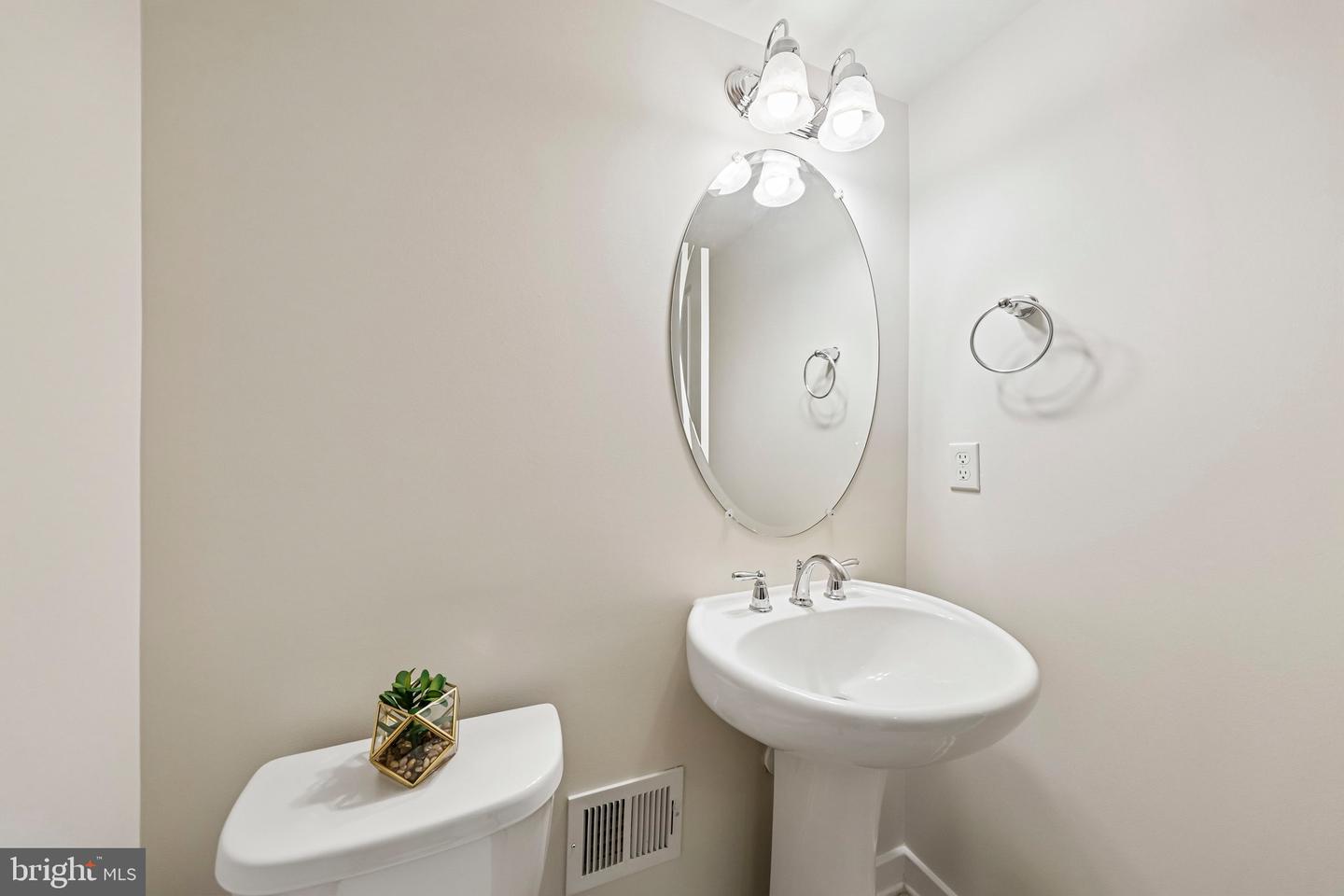 3961 Norton Pl Property Photo 60