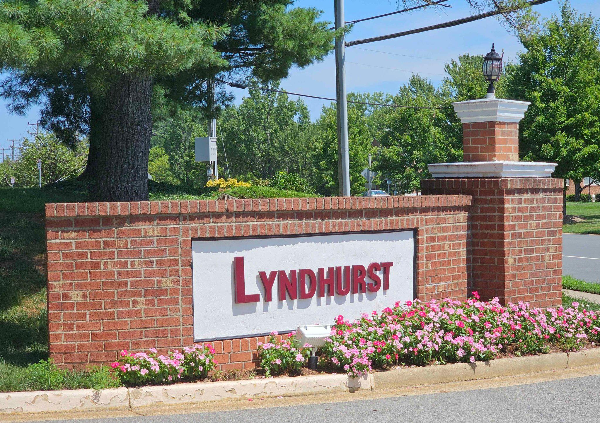3860 Lyndhurst Dr #101 Property Photo 2