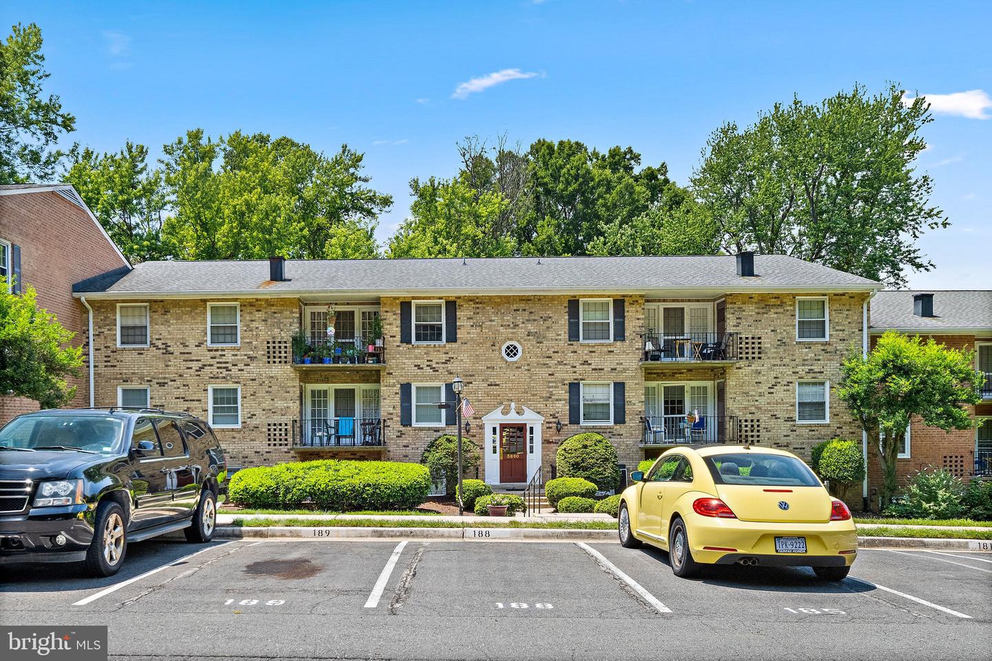 3860 Lyndhurst Dr #101 Property Photo 4