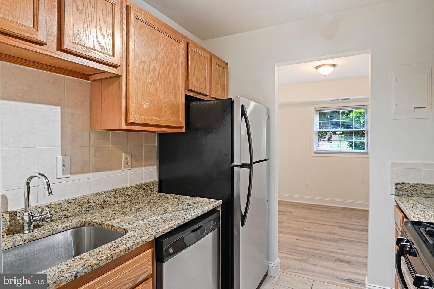 3860 Lyndhurst Dr #101 Property Photo 13