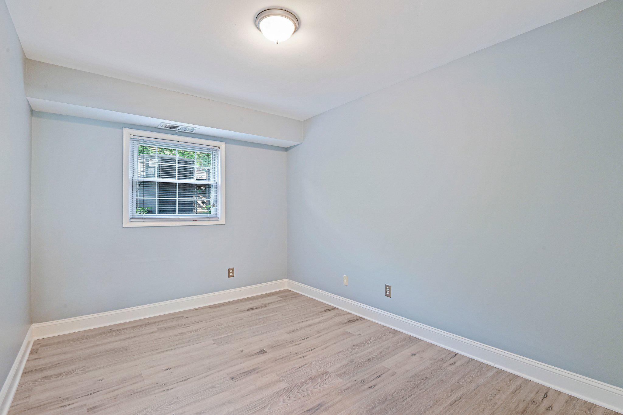 3860 Lyndhurst Dr #101 Property Photo 16