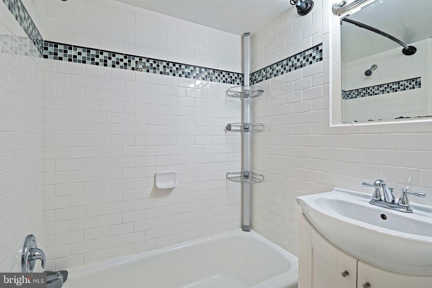 3860 Lyndhurst Dr #101 Property Photo 19