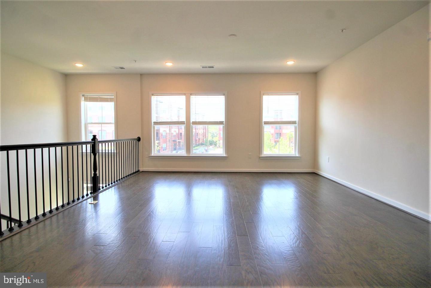 3974 Norton Pl #50 Property Photo 6