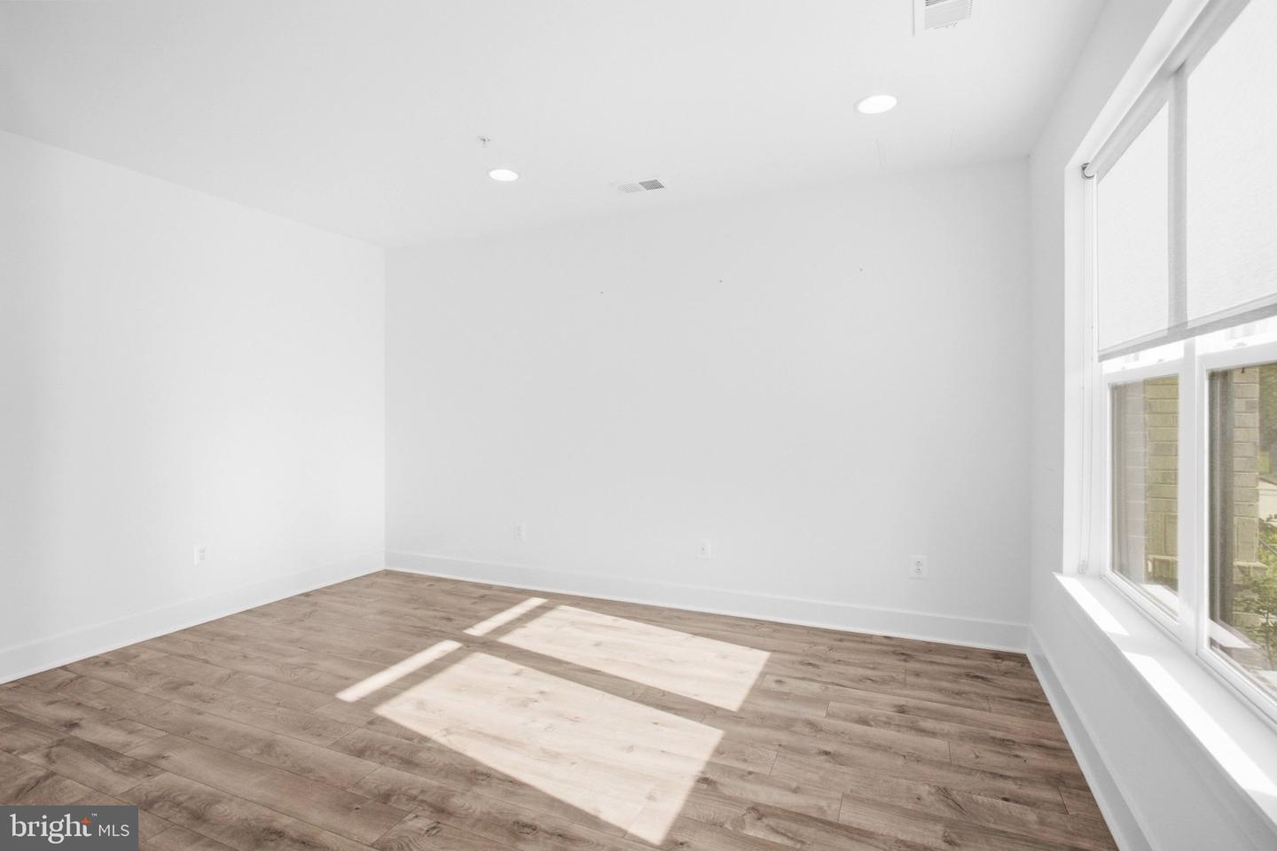 3509 Sutton Heights Cir Property Photo 19
