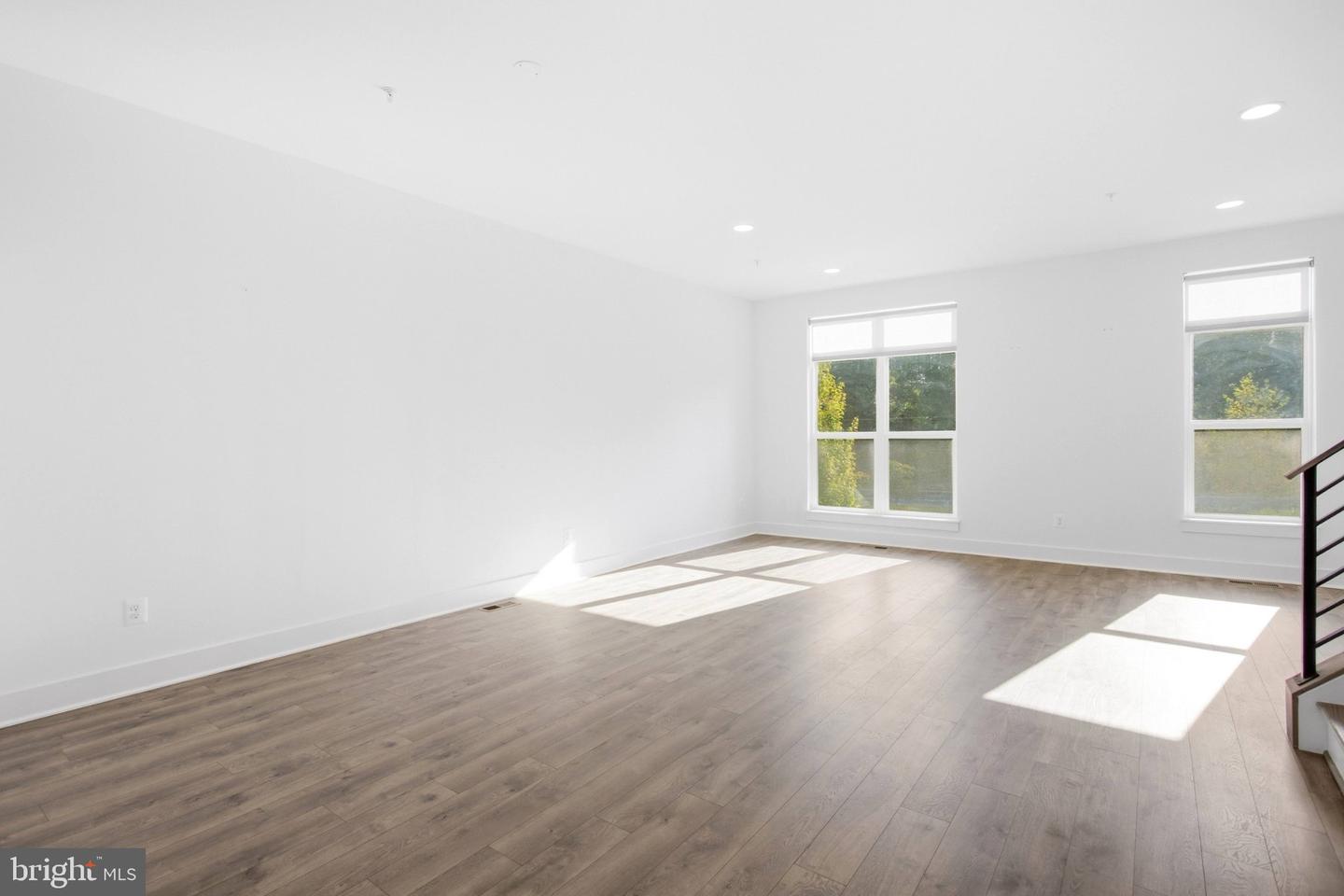3509 Sutton Heights Cir Property Photo 27