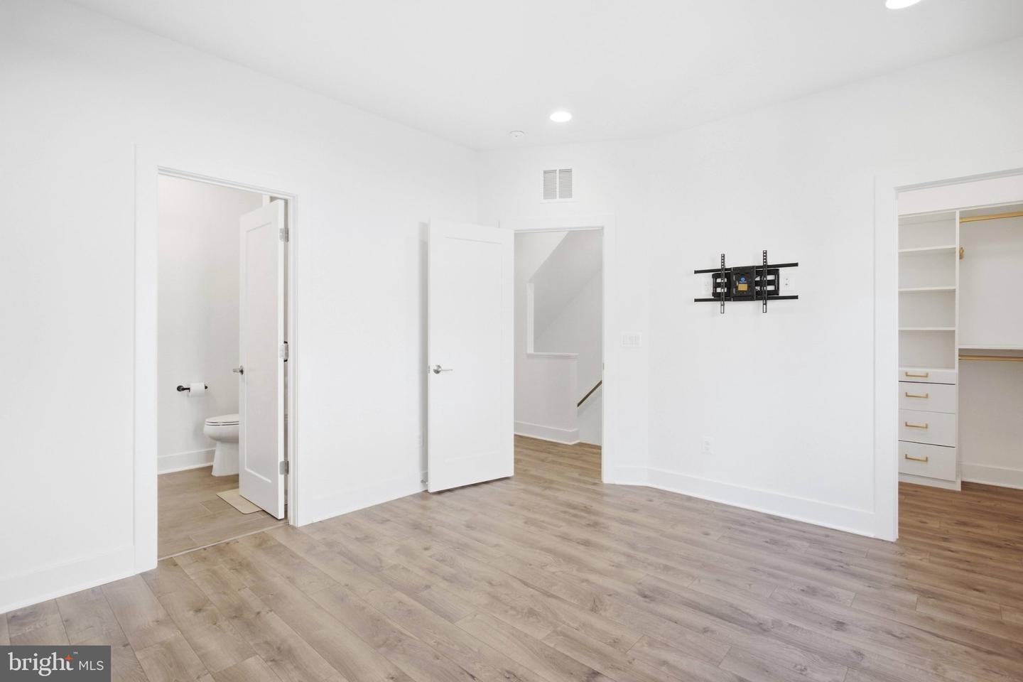 3509 Sutton Heights Cir Property Photo 44