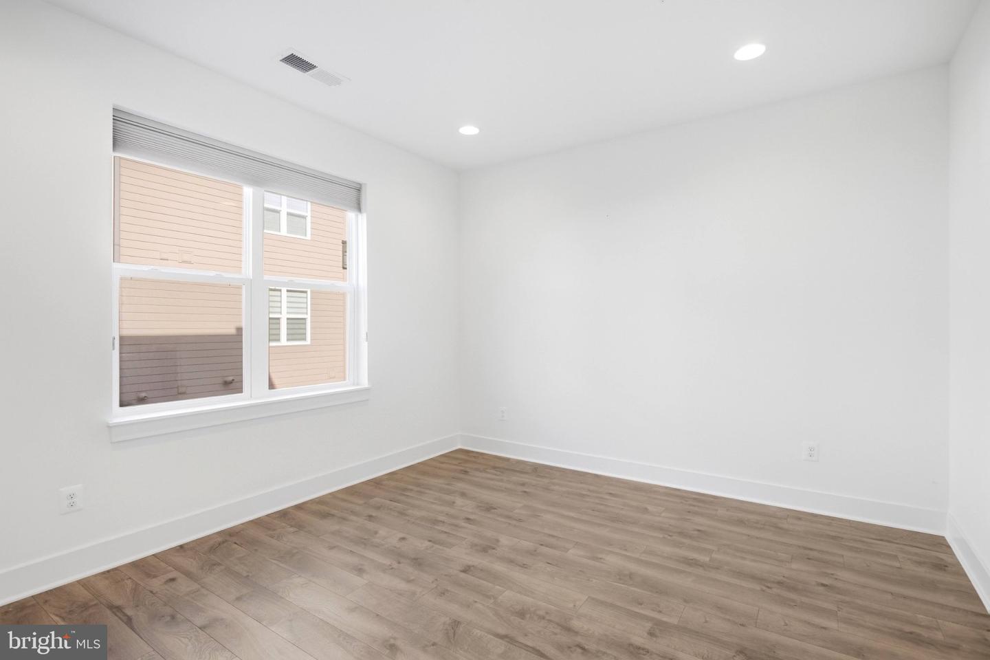 3509 Sutton Heights Cir Property Photo 46