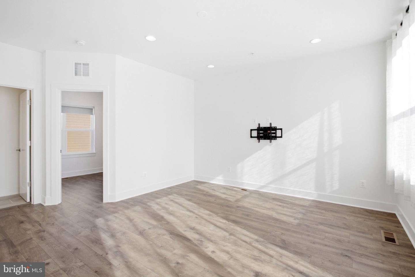 3509 Sutton Heights Cir Property Photo 51