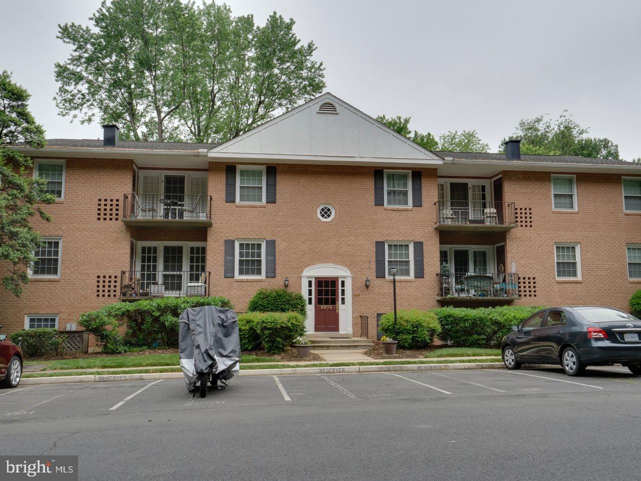 3874 LYNDHURST DR #302 Property Photo 1