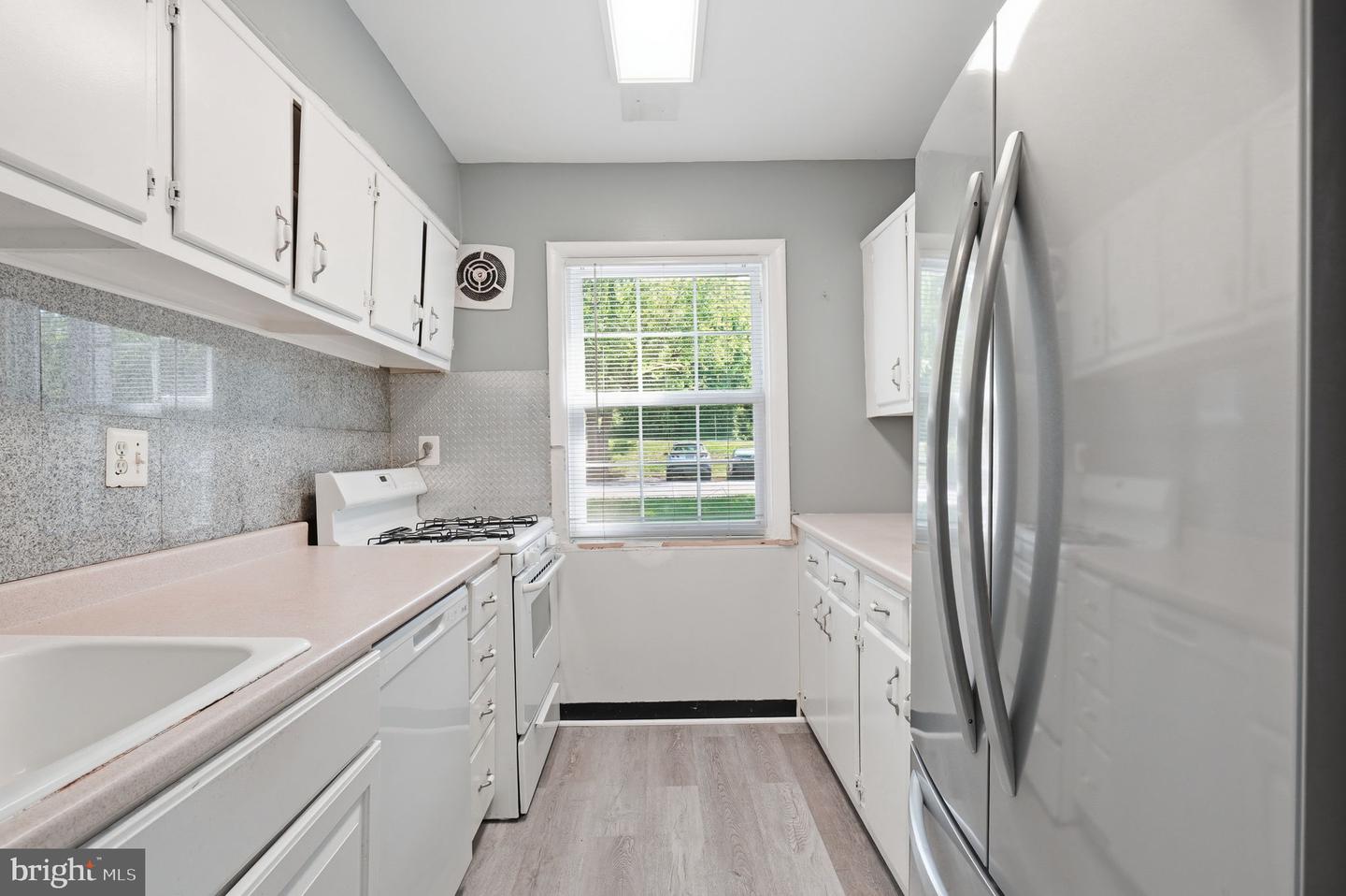 9453 Fairfax Blvd #104 Property Photo 10