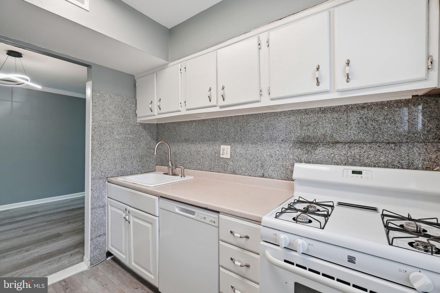 9453 Fairfax Blvd #104 Property Photo 13