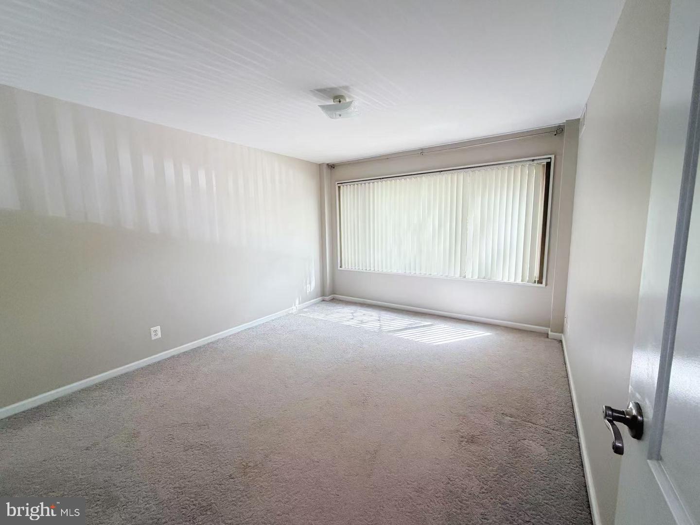 10570 Main St #404 Property Photo 4
