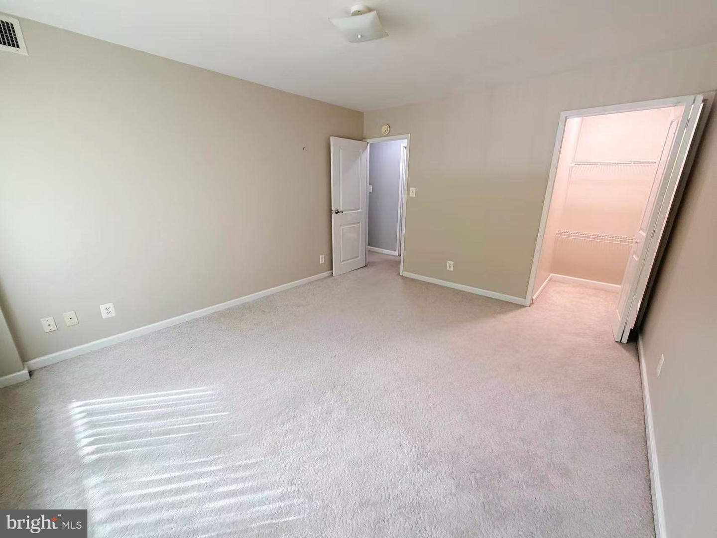 10570 Main St #404 Property Photo 5