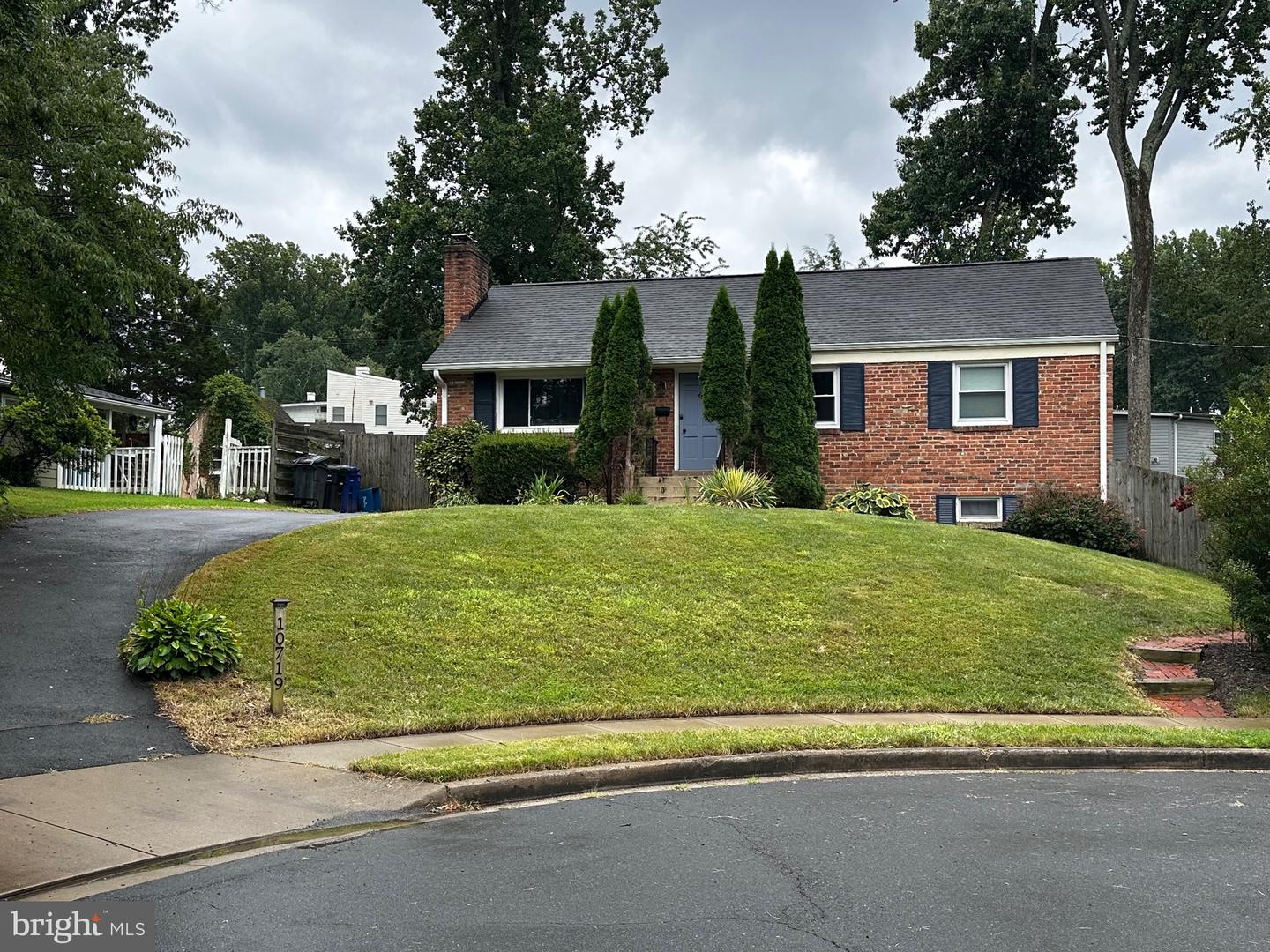 10719 JONES ST Property Photo 1