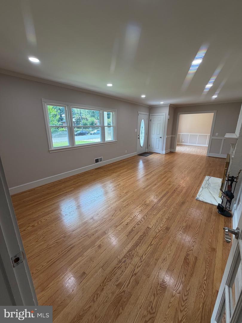 3704 Bevan Dr Property Photo 9