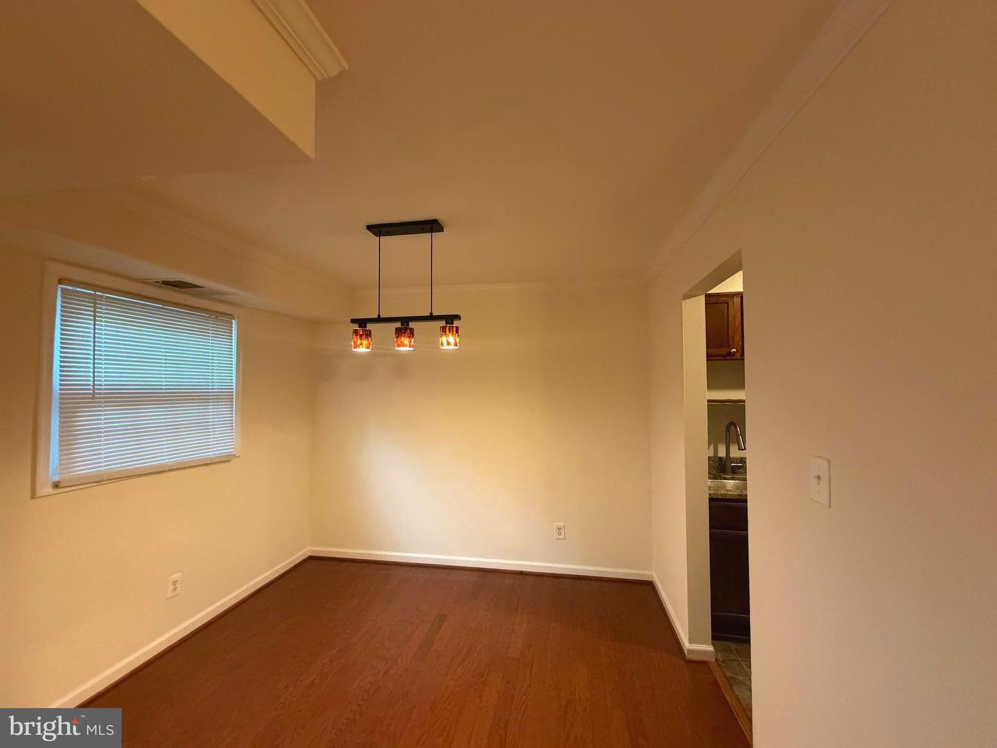 3814 Lyndhurst Dr #103 Property Photo 4