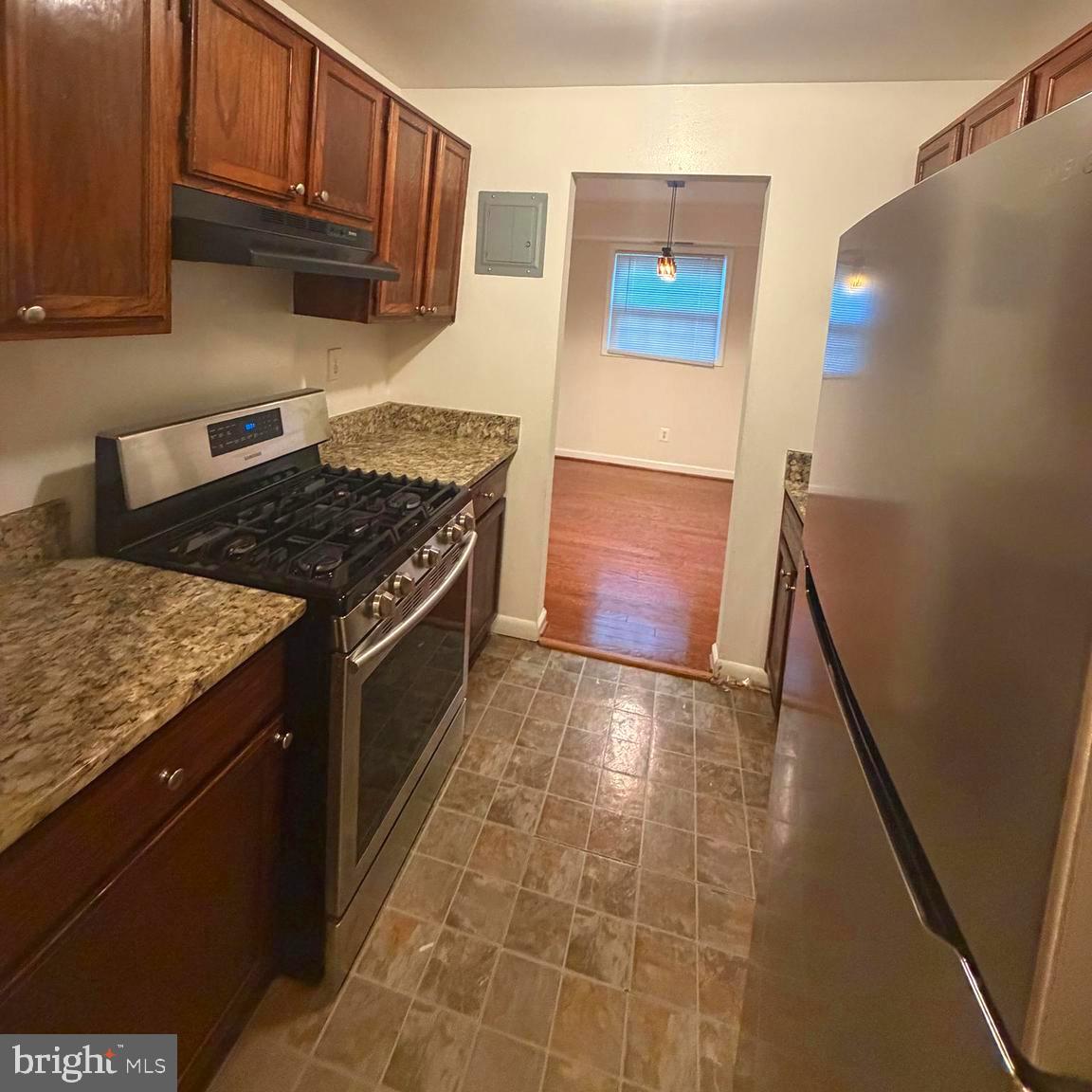 3814 Lyndhurst Dr #103 Property Photo 5