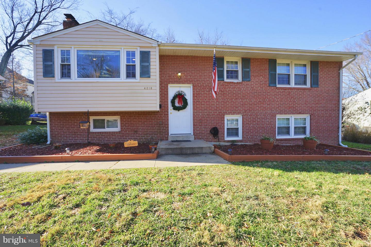 4218 University Dr Property Photo 2