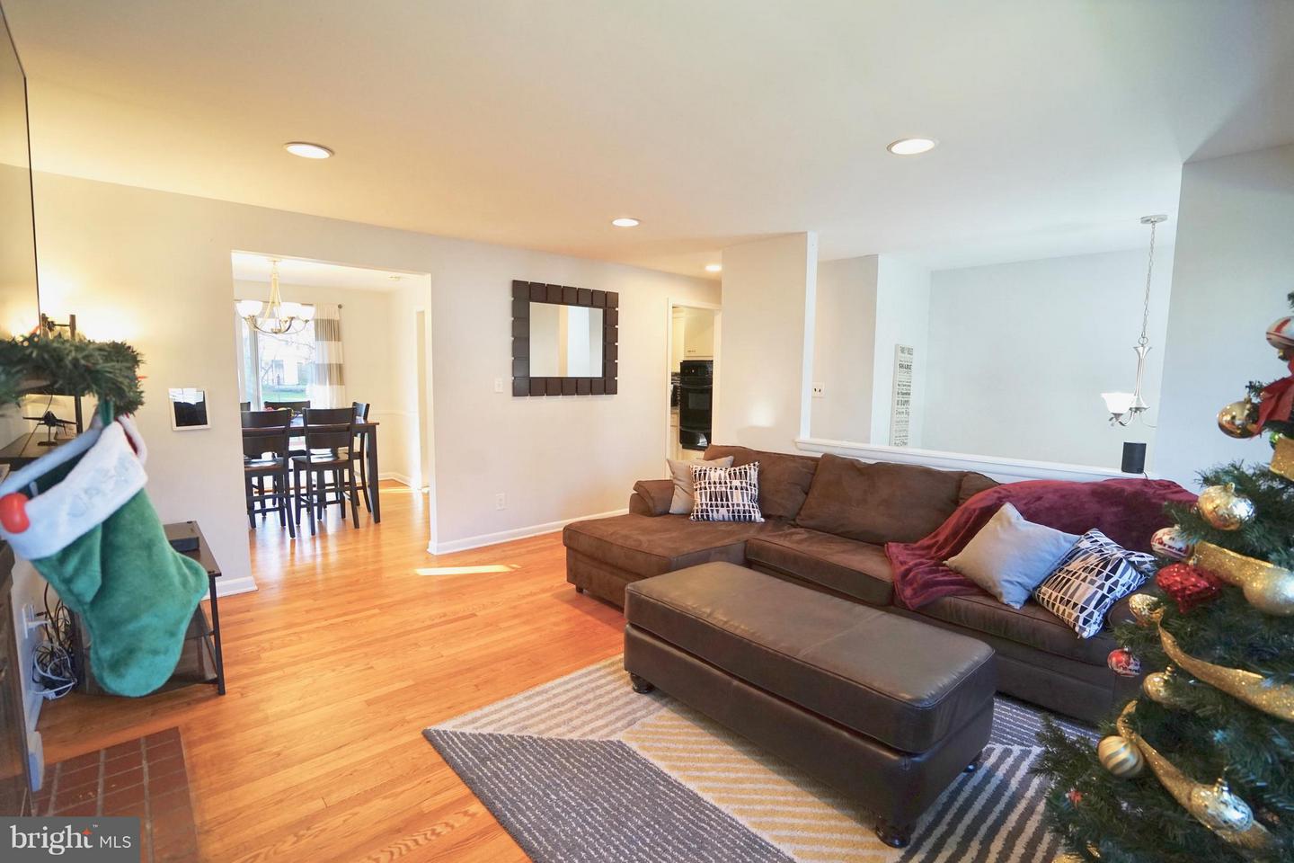4218 University Dr Property Photo 8