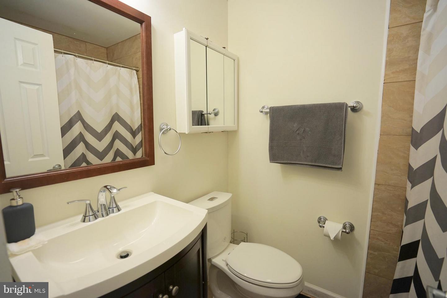4218 University Dr Property Photo 17