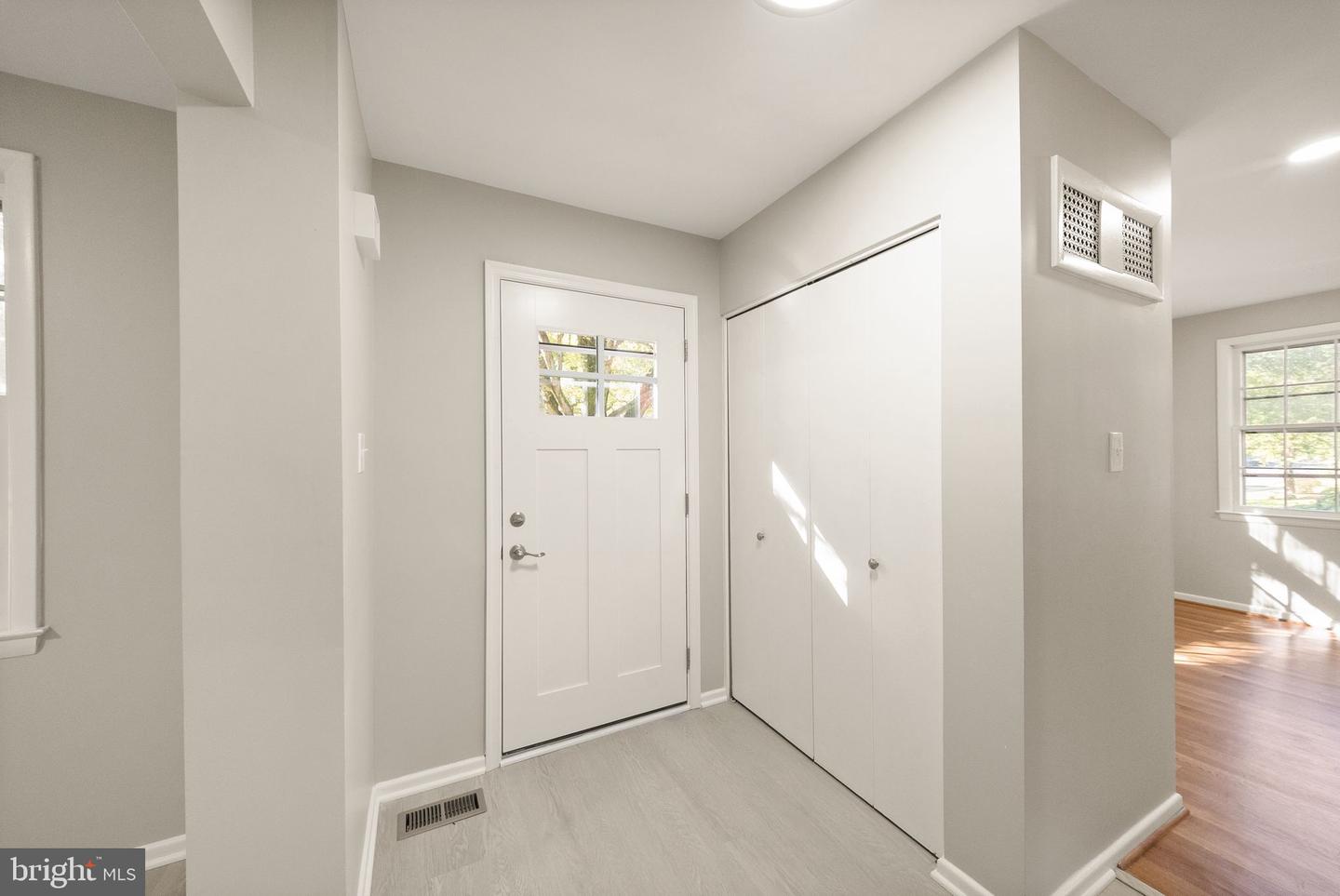 10228 Continental Ln Property Photo 5