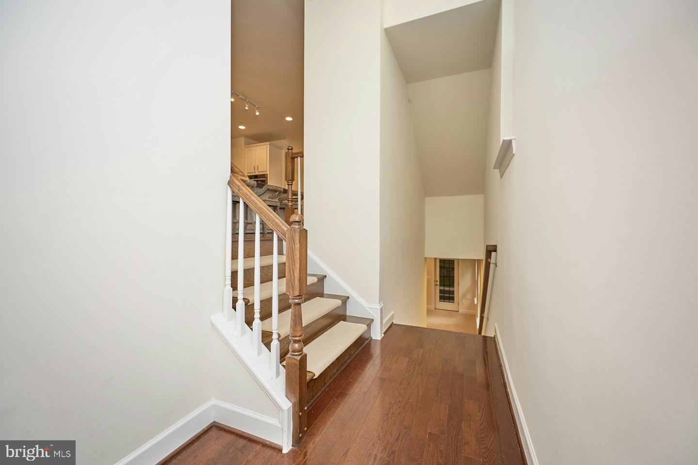 4092 Glendale Way Property Photo 4
