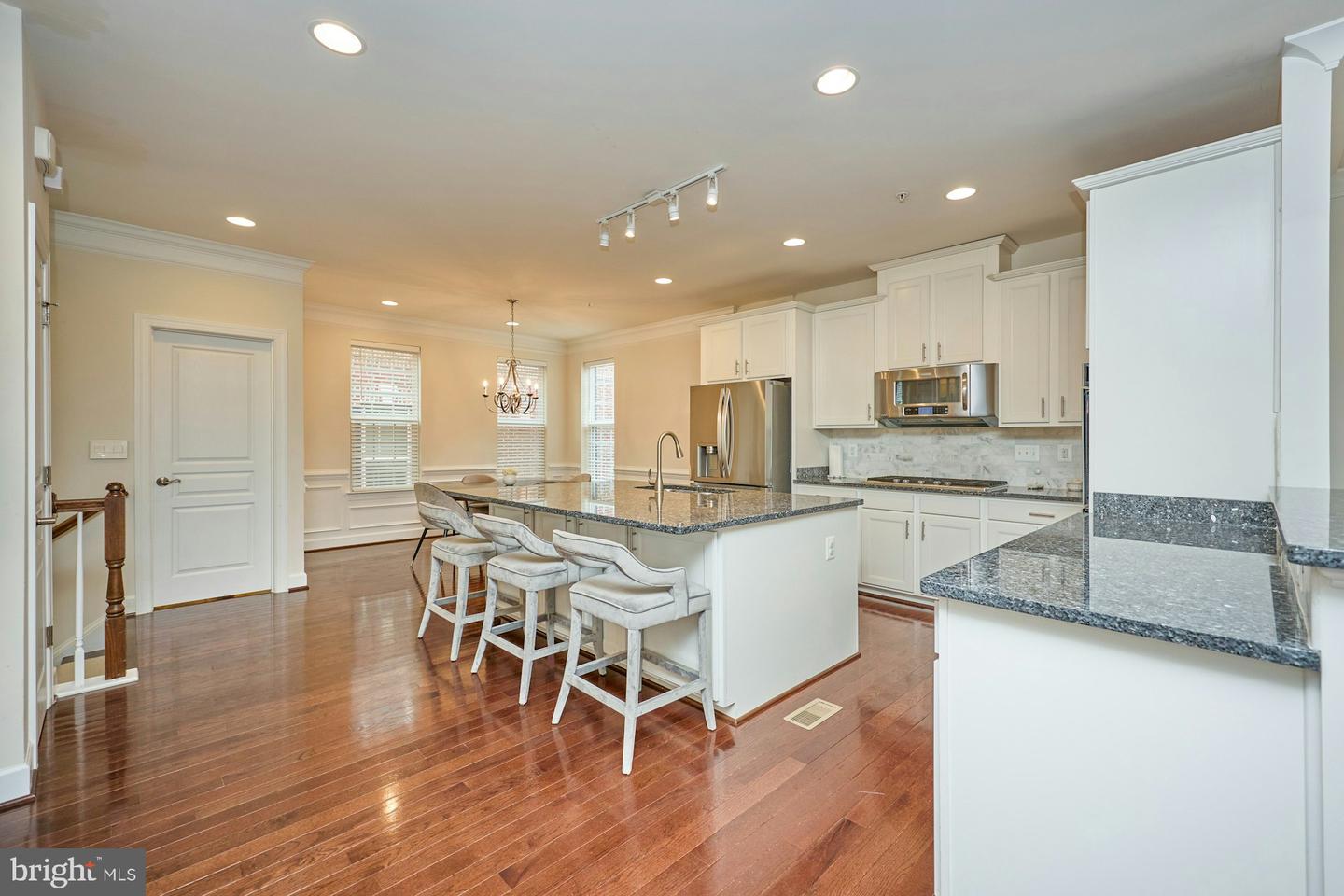 4092 Glendale Way Property Photo 7