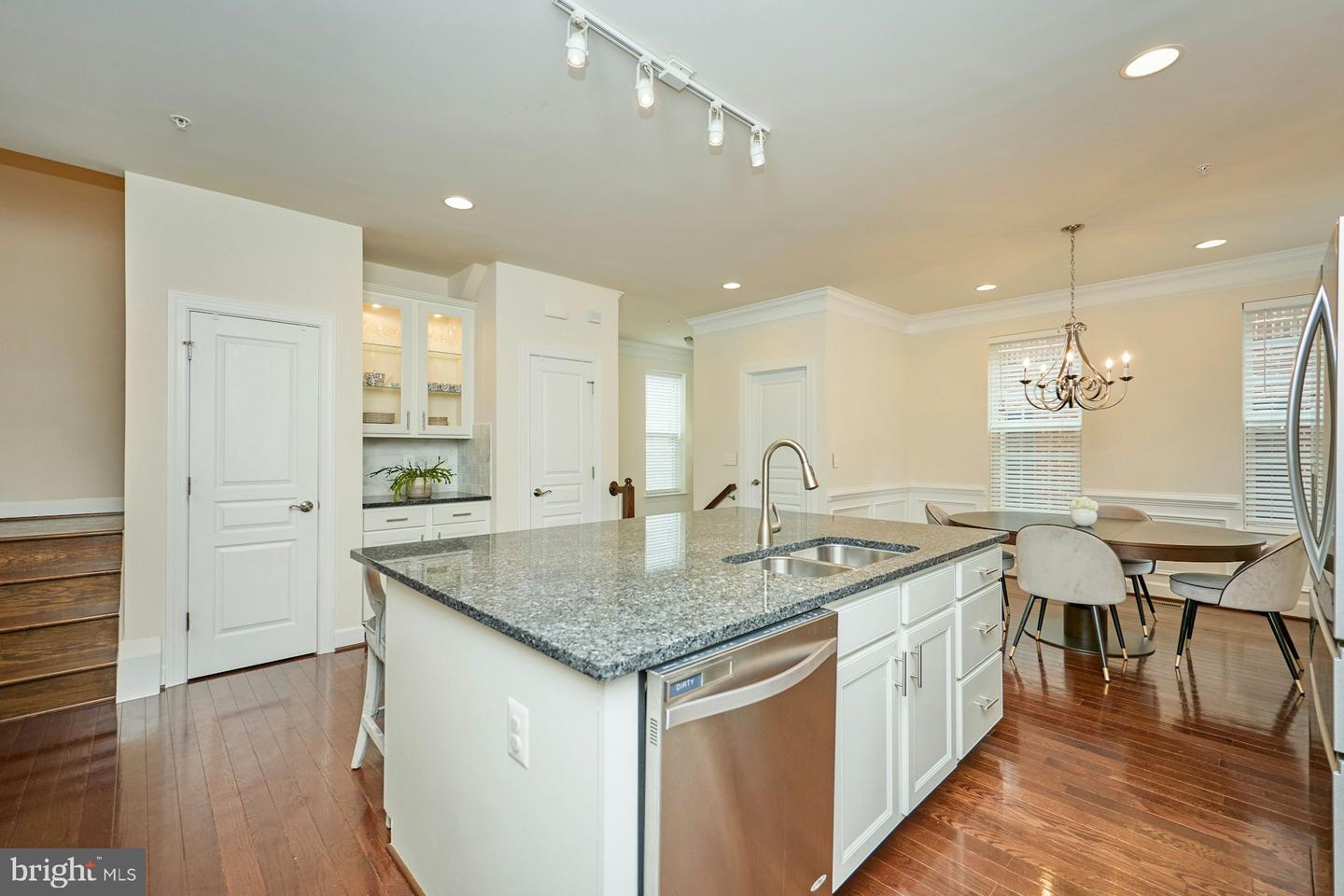 4092 Glendale Way Property Photo 8