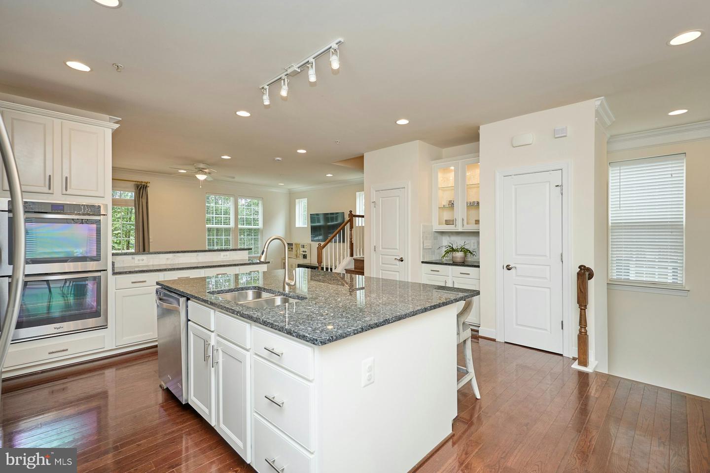 4092 Glendale Way Property Photo 9
