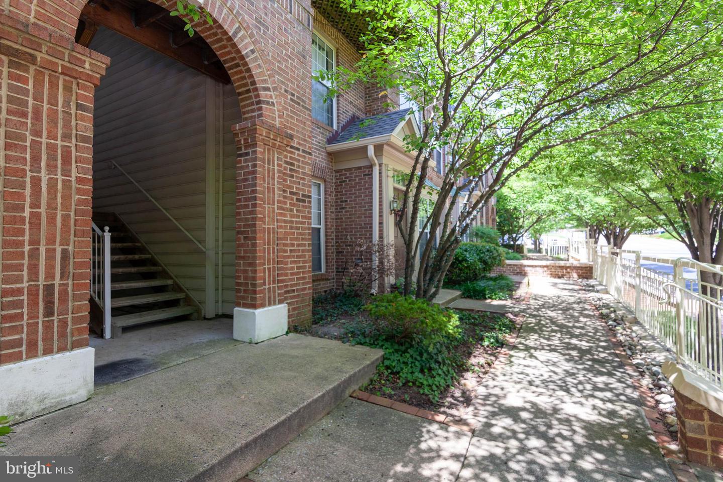 10359 Sager Ave #302 Property Photo 2