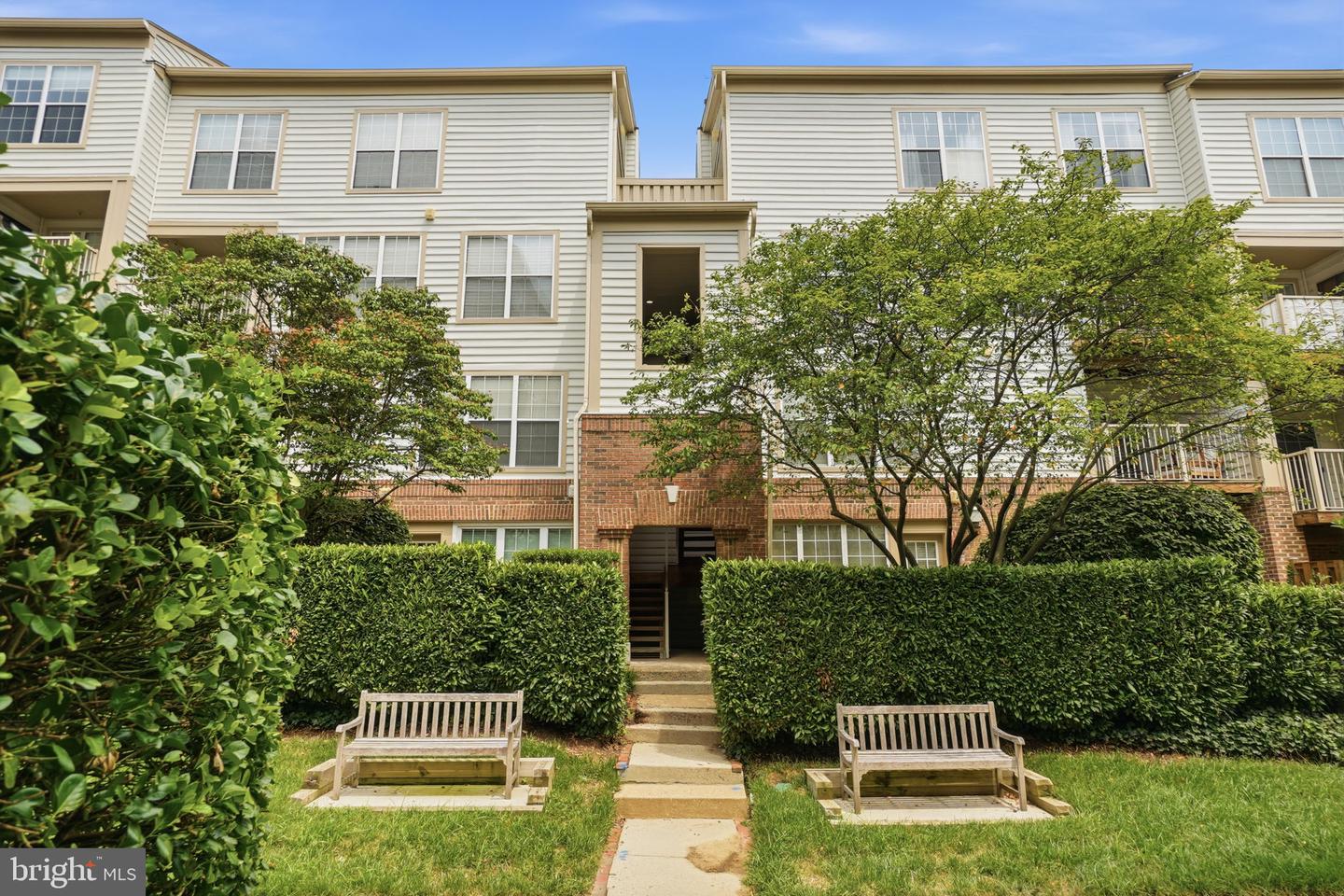 10359 Sager Ave #302 Property Photo 28