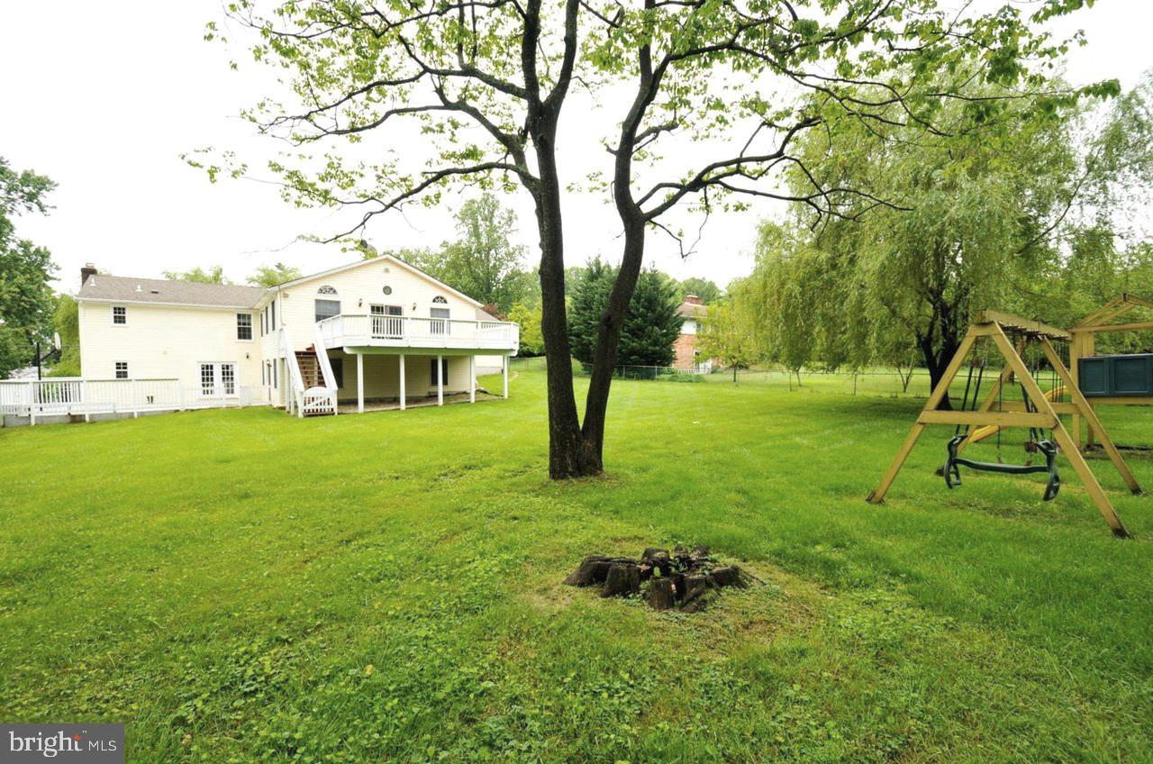 10506 Oak Pl Property Photo 3