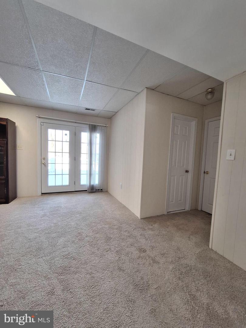 10506 Oak Pl Property Photo 5