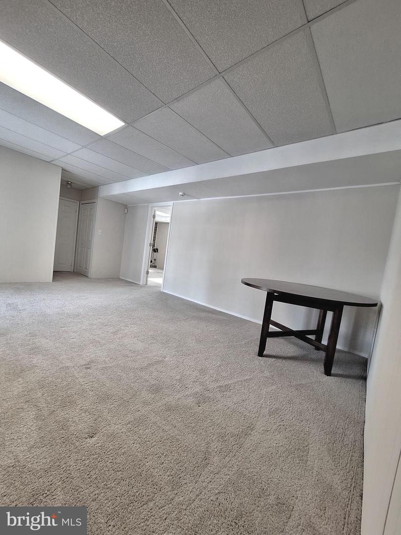10506 Oak Pl Property Photo 7