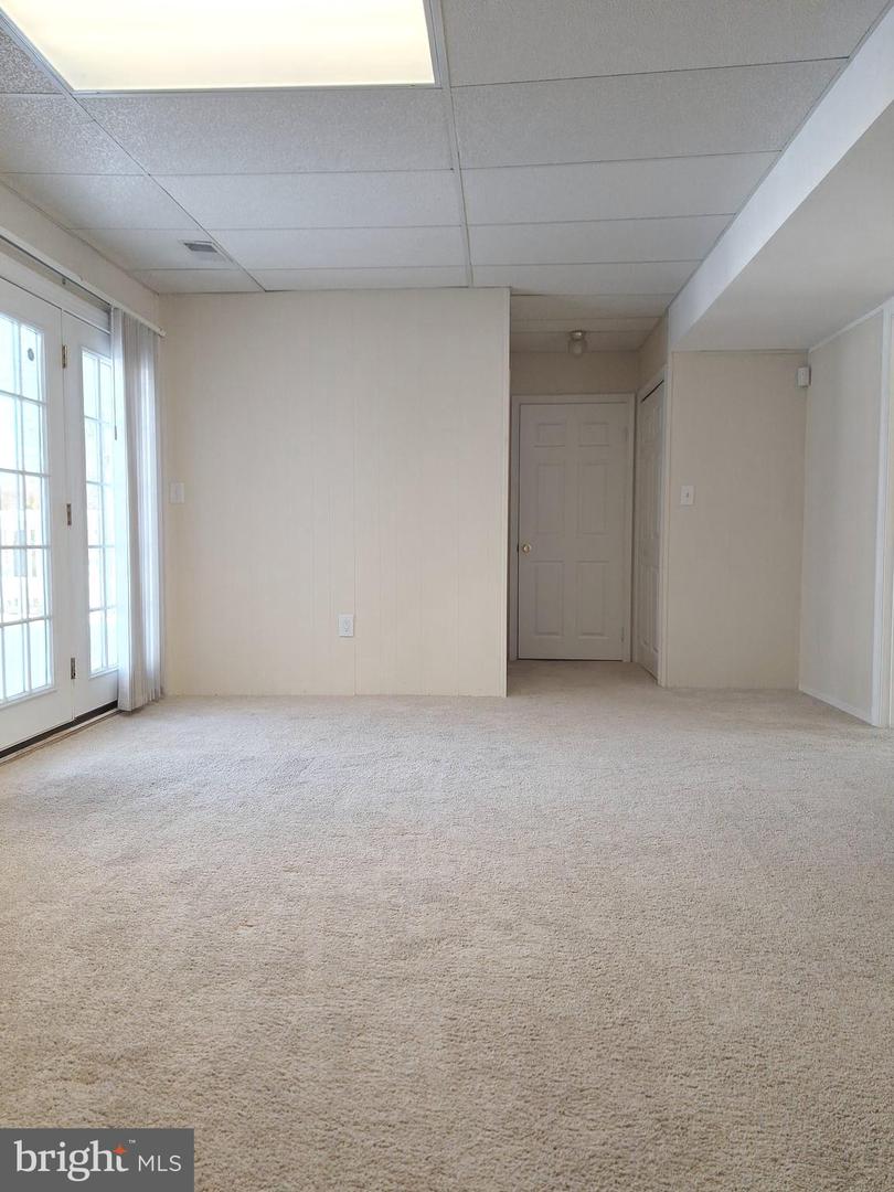 10506 Oak Pl Property Photo 9