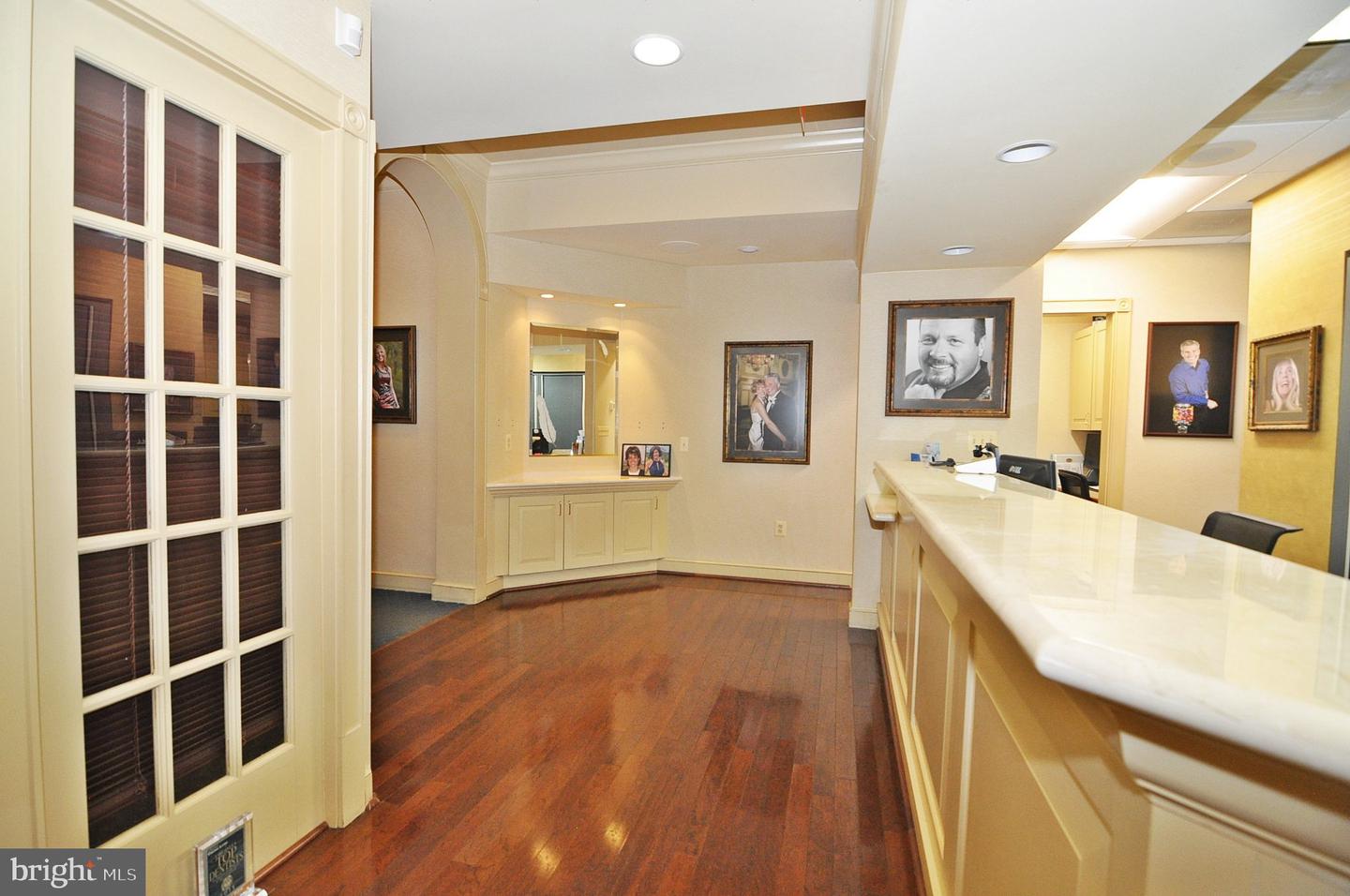 10614 Warwick Ave #a Property Photo 5