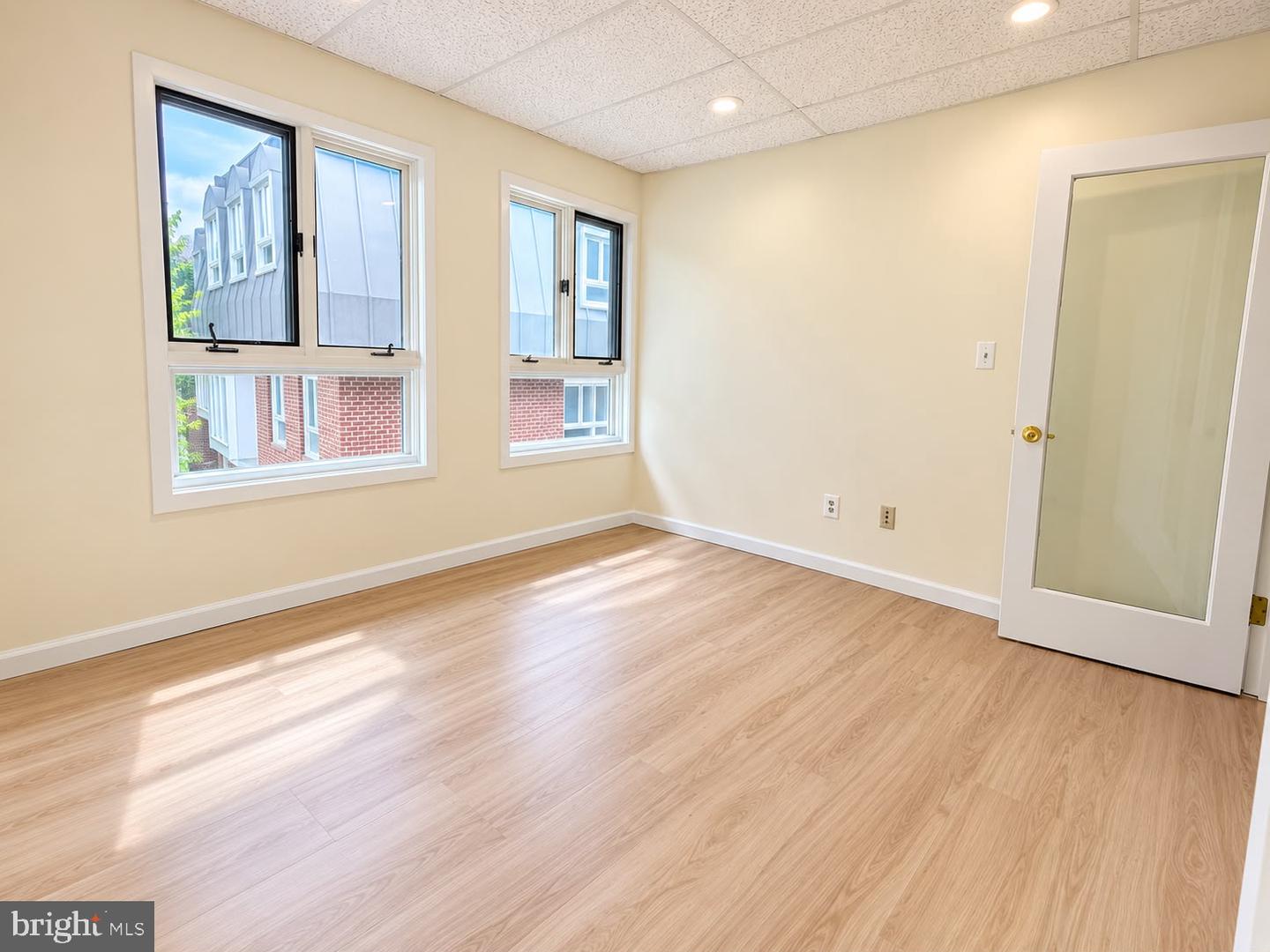 10627 Jones St #201b Property Photo 10