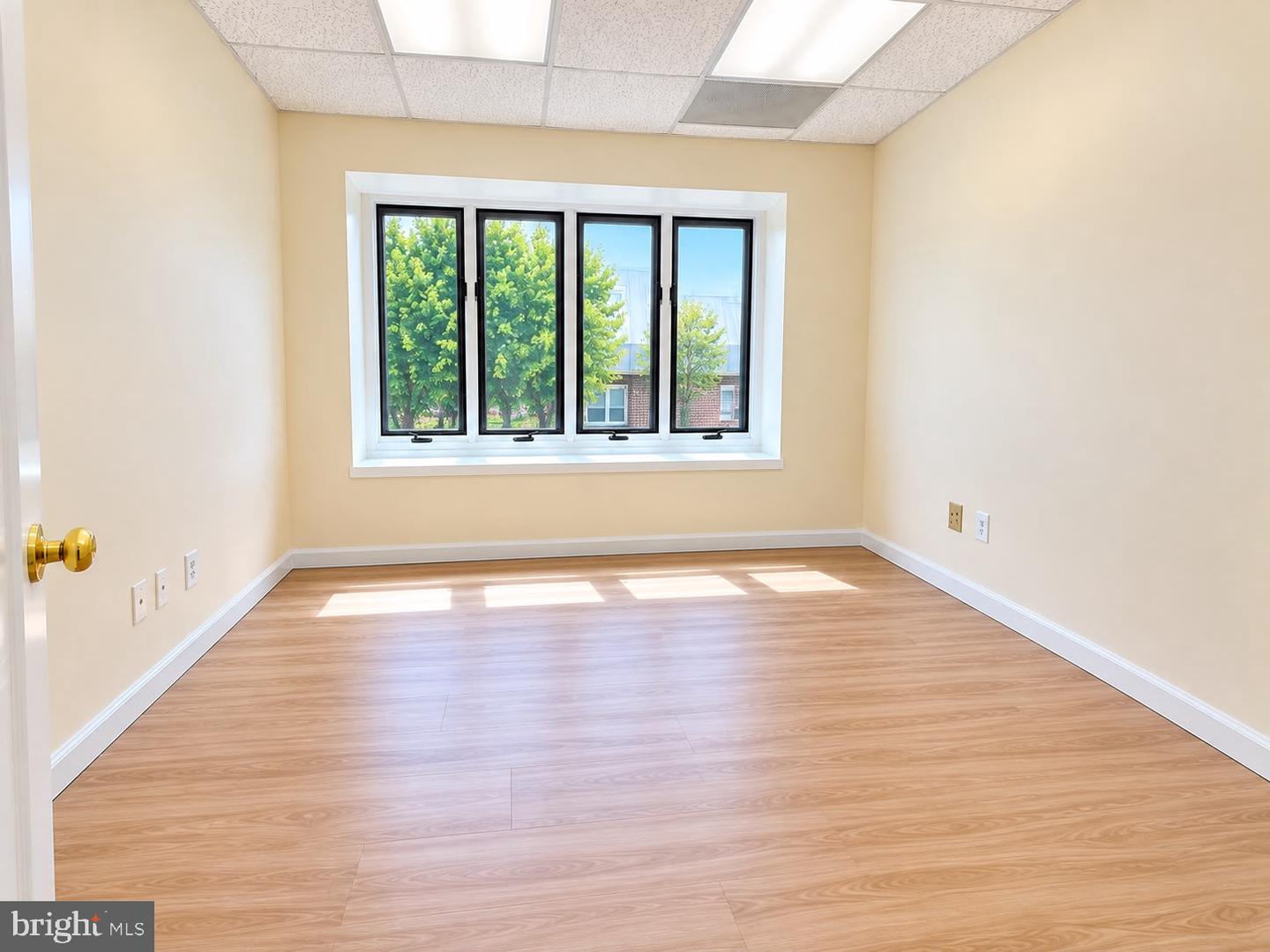 10627 Jones St #201b Property Photo 14