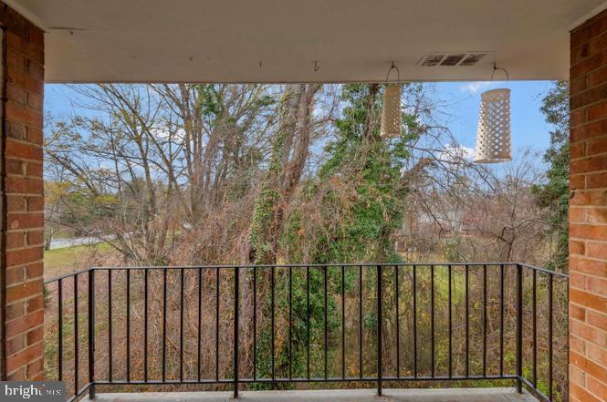 3846 Lyndhurst Dr #302 Property Photo 15