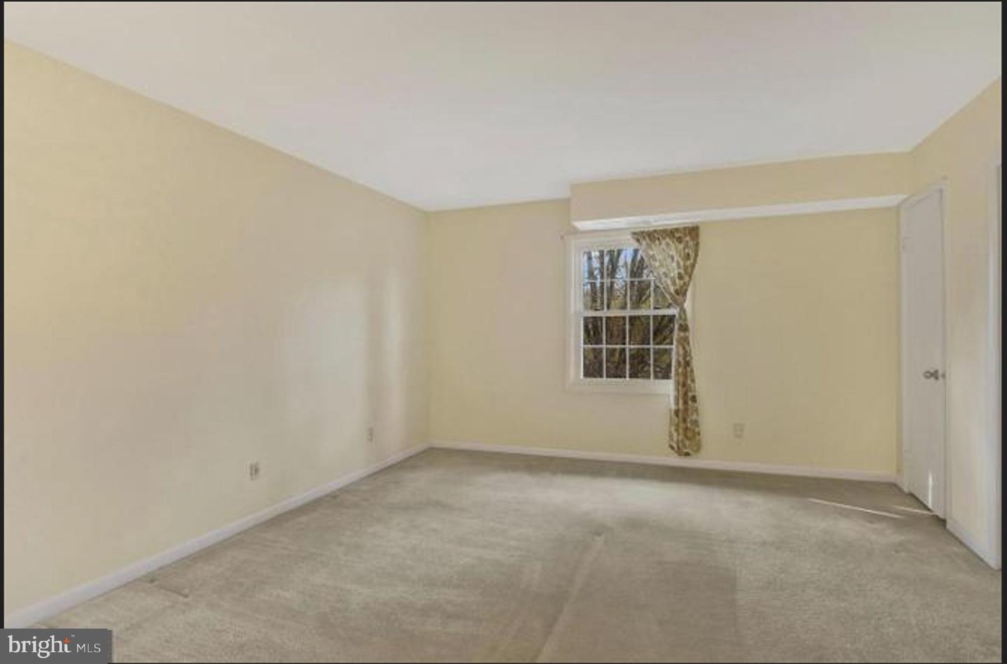 3846 Lyndhurst Dr #302 Property Photo 20