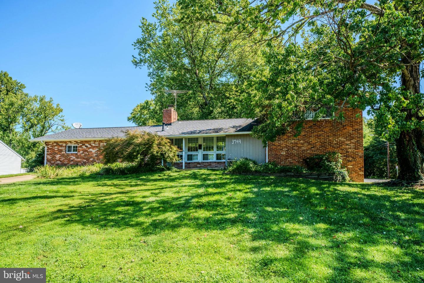 3749 CHAIN BRIDGE RD