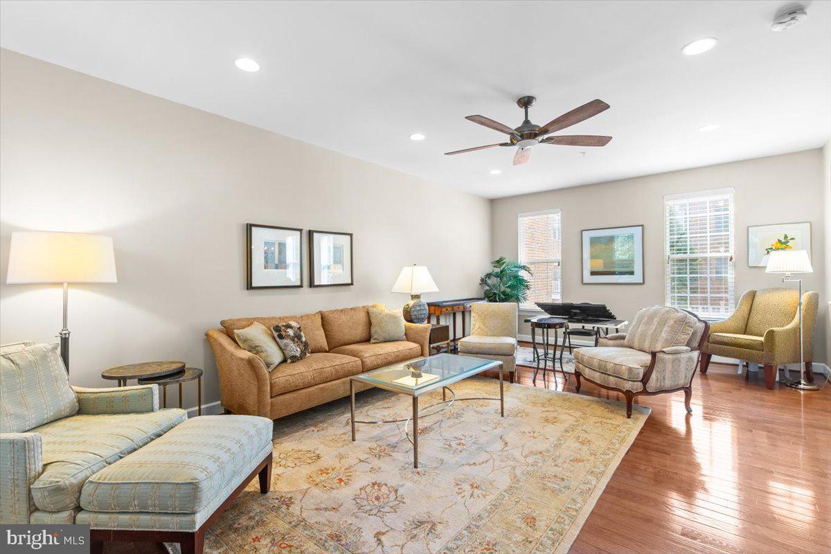 4057 Glendale Way Property Photo 12
