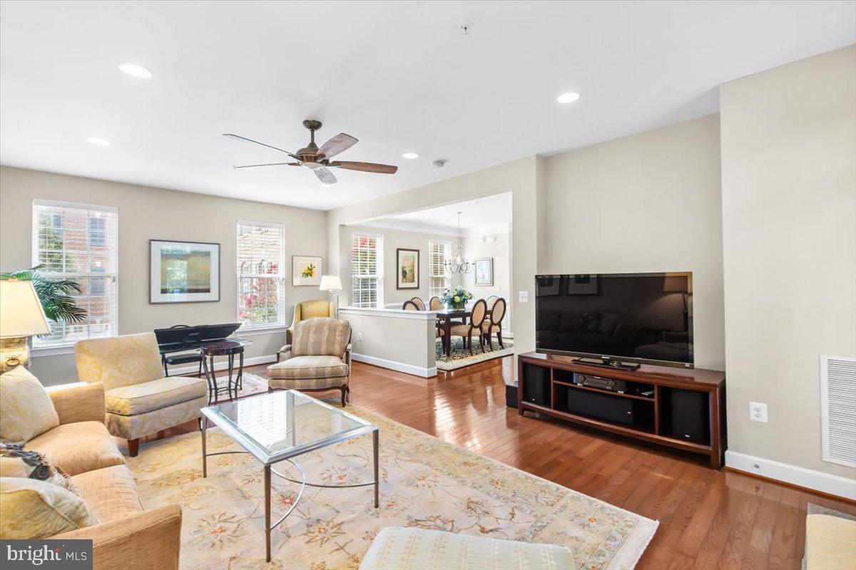 4057 Glendale Way Property Photo 13