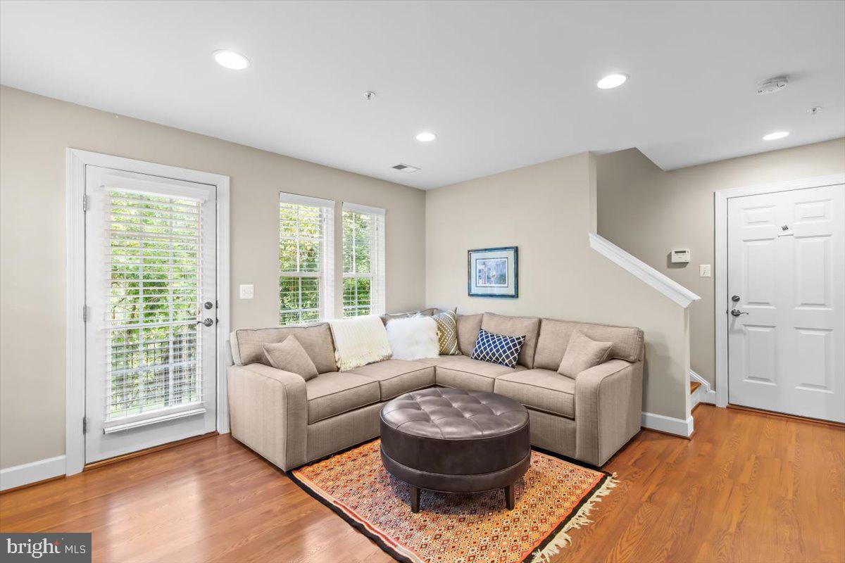 4057 Glendale Way Property Photo 30