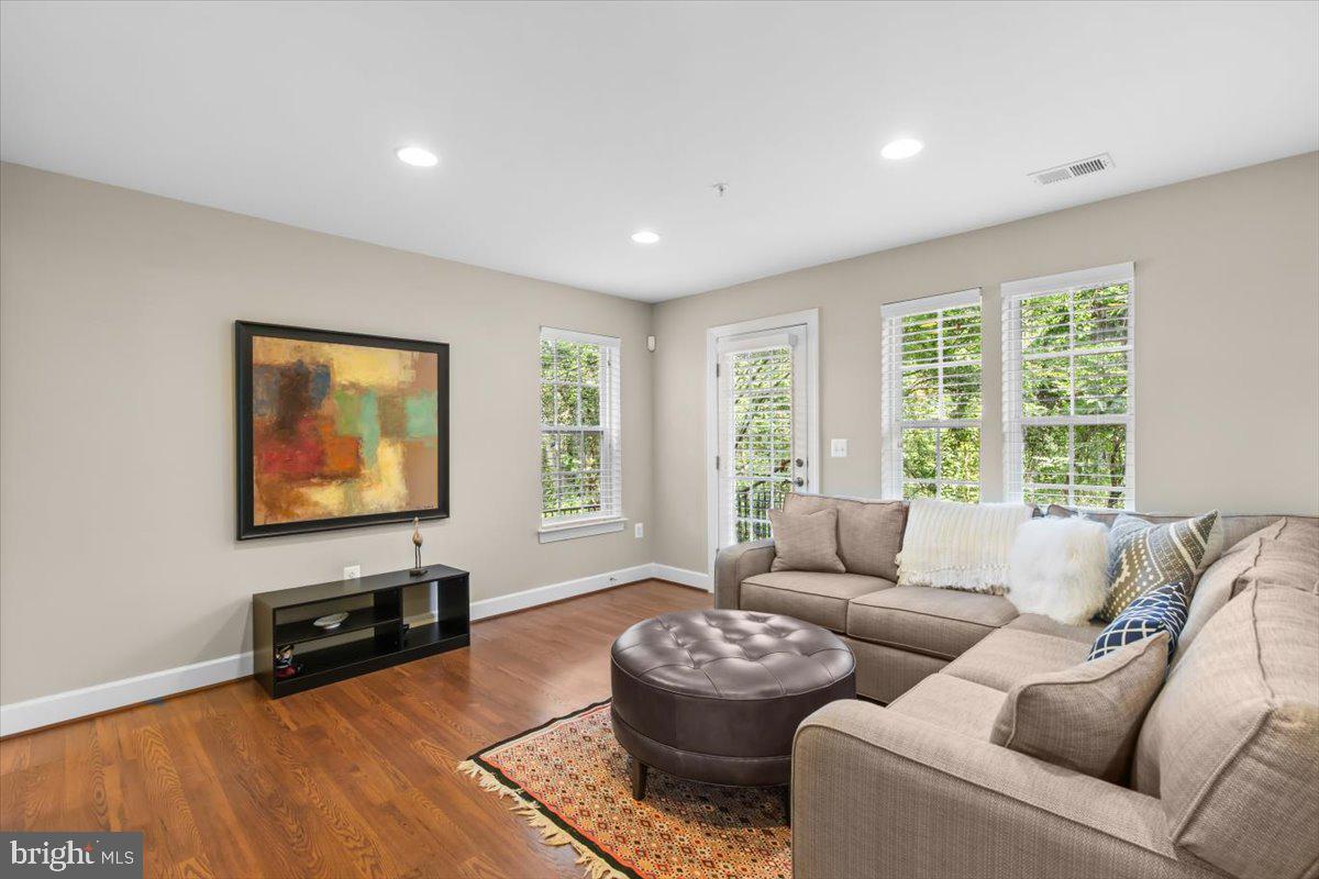4057 Glendale Way Property Photo 31